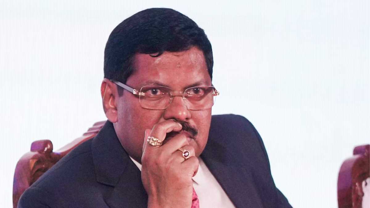 सेना और न्यायपालिका के सम्मान का सवाल